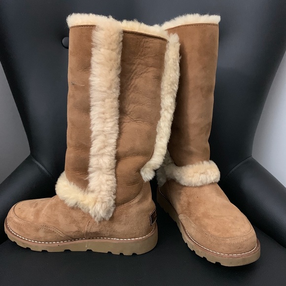 UGG Long shearling boot. Very good condition size5 - Picture 3 of 8